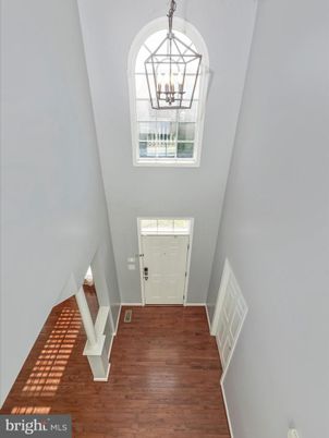 Interior, Pendant Lights, Wood Texture Flooring