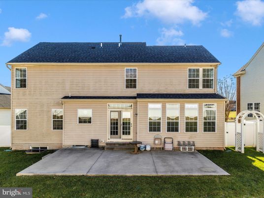 Exterior, Facade, Cape Cod