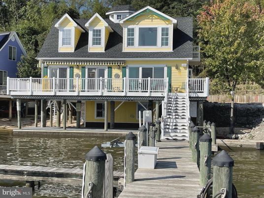 Exterior, Facade, Lake, Queen Anne Victorian