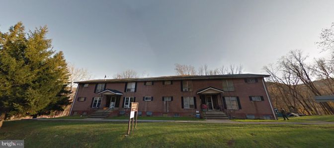 Backyard, Exterior, Facade, Brick Facade, Georgian