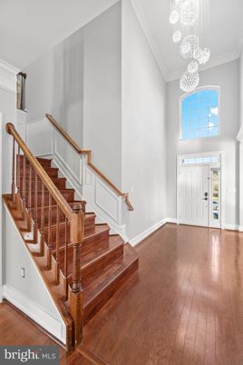 Interior, Pendant Lights, Wood Texture Flooring