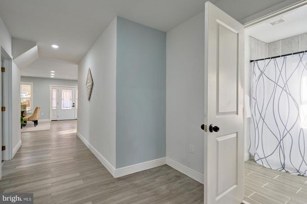 Interior, Recessed Lighting, Wood Texture Flooring