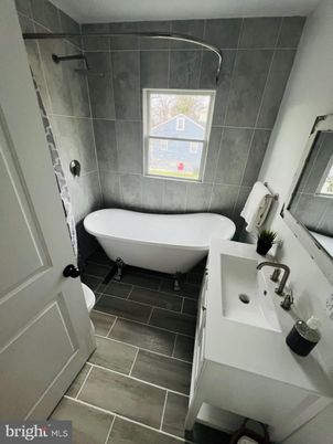 Bathroom, Free Standing Baths, Interior