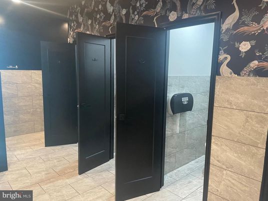 Elevator, Interior