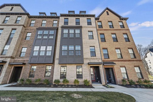 Exterior, Facade, Brick Facade, Rowhouse