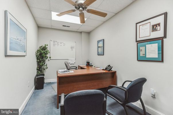 Home Office, Interior