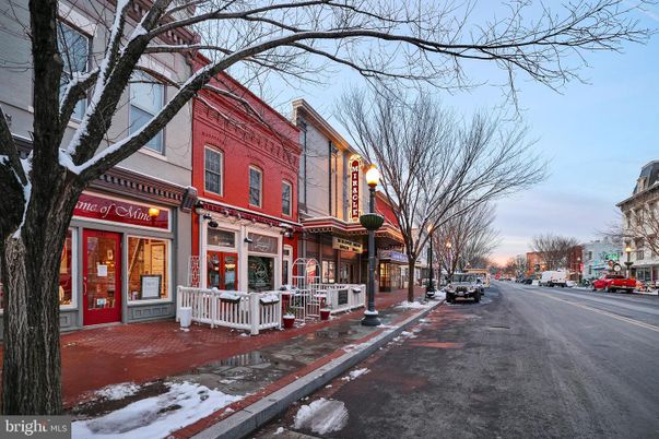Exterior, Facade, Queen Anne Victorian