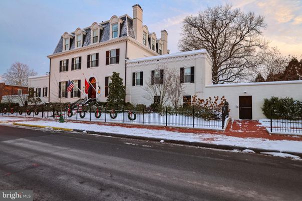Exterior, Facade, Georgian