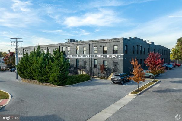 Exterior, Facade, Condo Building