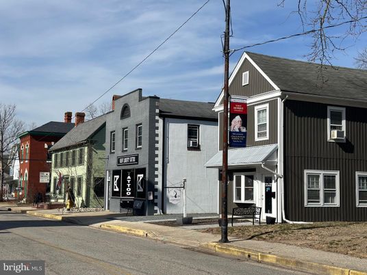 Exterior, Facade, Cape Cod