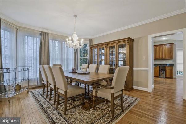 Chandelier, Dining room, Interior, Recessed Lighting, Wood Texture Flooring
