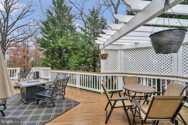Exterior, Wood Texture Flooring