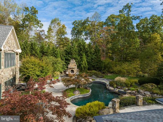 Exterior, Fireplace, Pool