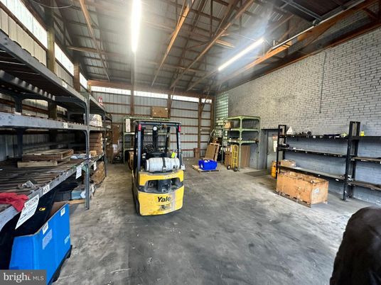 Garage, Interior, Stone Walls