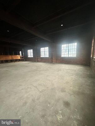 Empty room, Interior, Recessed Lighting, Wooden Beams