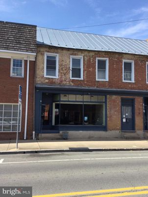 Exterior, Facade, Brick Facade, Rowhouse