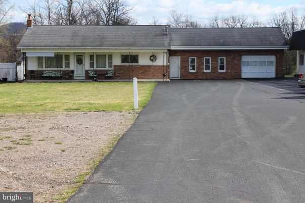 Attached, Exterior, Facade, Brick Facade, Cape Cod