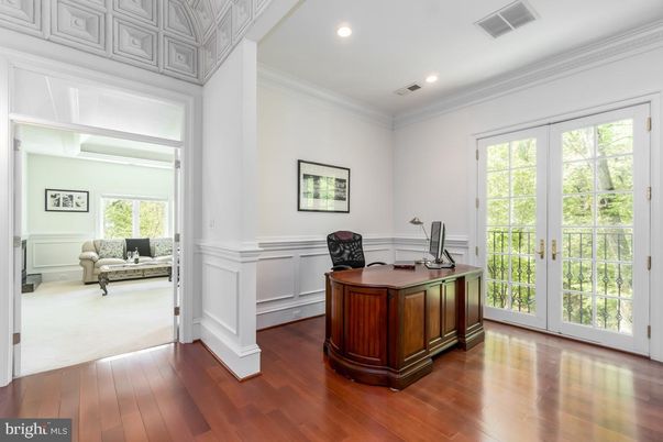 Home Office, Interior, Recessed Lighting, Wood Texture Flooring