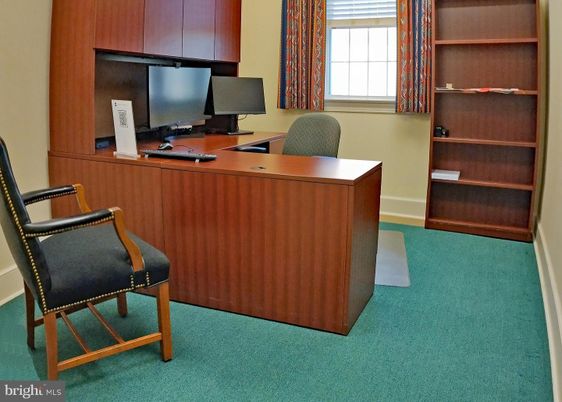 Home Office, Interior