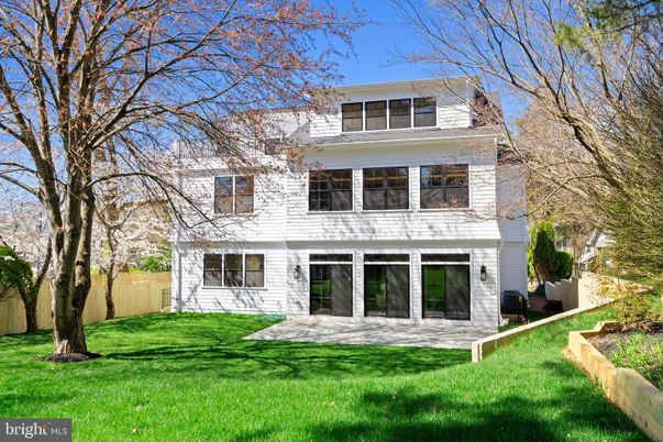 Backyard, Exterior, Facade, American Foursquare
