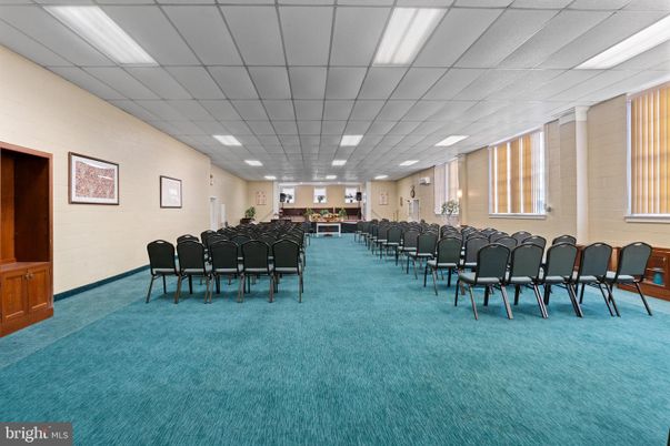 Dining room, Interior, Recessed Lighting