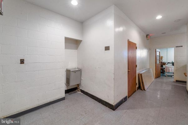 Interior, Recessed Lighting, Stone Walls, Washer
