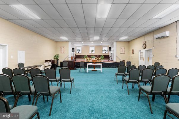 Dining room, Interior, Recessed Lighting