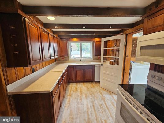 Interior, Kitchen, Recessed Lighting, Wooden Beams, Wood Texture Flooring