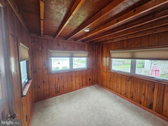 Empty room, Interior, Wooden Beams, Wooden Ceilings, Wooden Walls