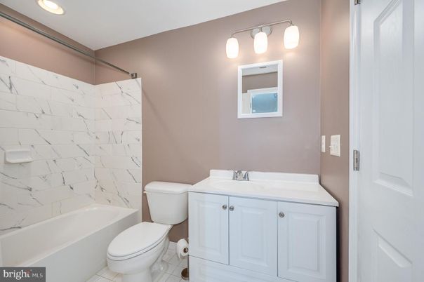 Bathroom, Interior, Marble Walls, Recessed Lighting