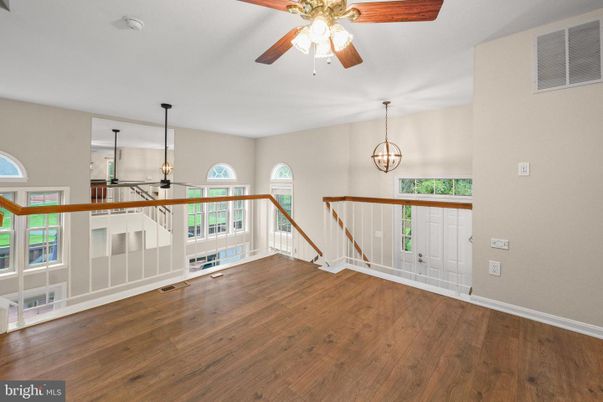 Interior, Pendant Lights, Wood Texture Flooring