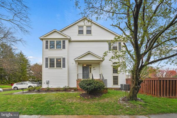 Exterior, Facade, Queen Anne Victorian