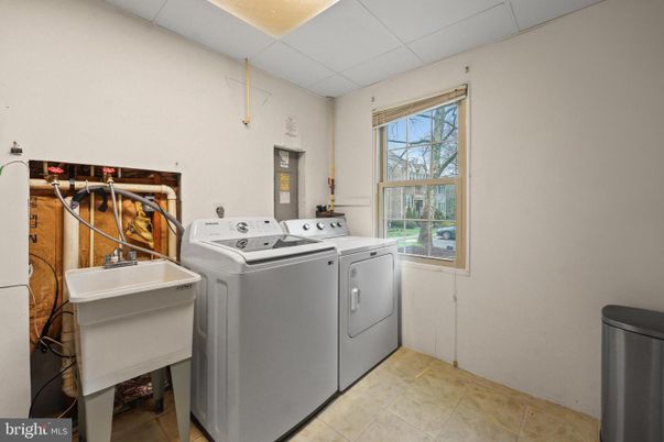 Interior, Washer