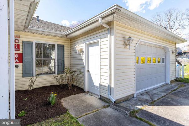 Detached Garage, Exterior