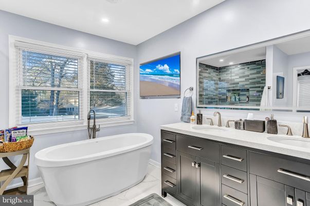 Bathroom, Dual Sink Vanities, Free Standing Baths, Interior, Marble, Recessed Lighting