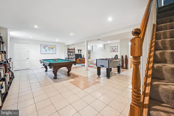 Billiard Table, Game Room, Interior, Recessed Lighting