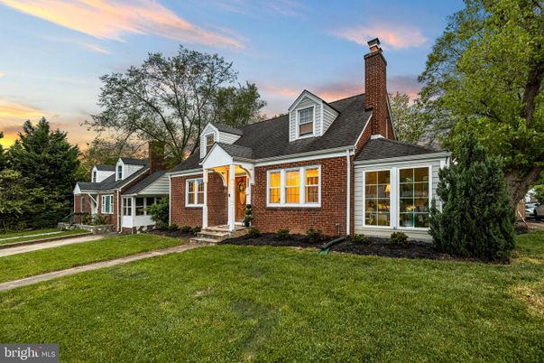 Exterior, Facade, Brick Facade, Cape Cod