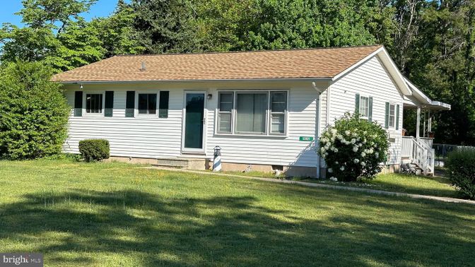 Backyard, Exterior, Facade, Cape Cod