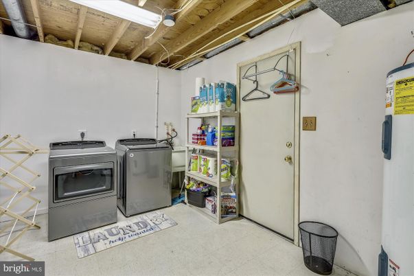 Interior, Washer, Wooden Beams, Wooden Ceilings