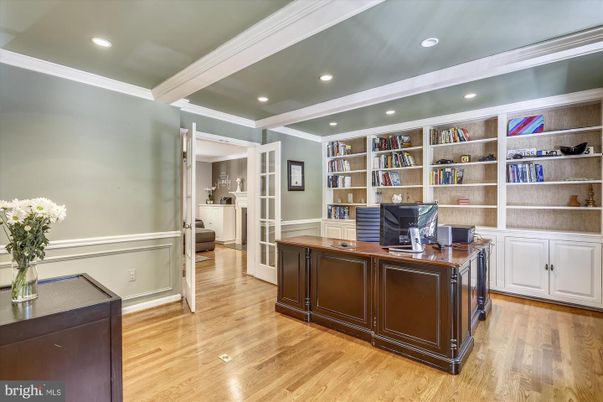 Home Office, Interior, Recessed Lighting, Wood Texture Flooring