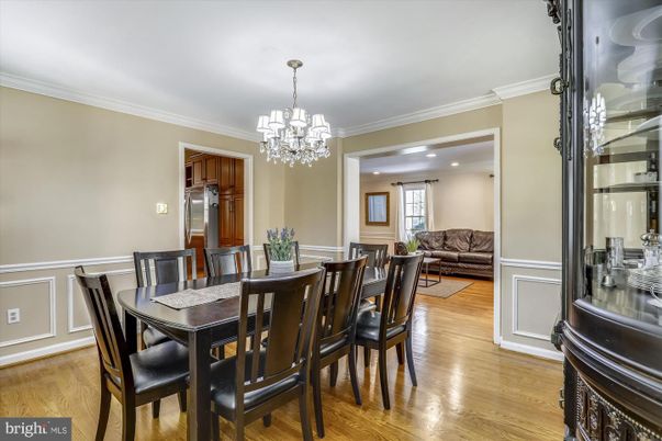 Chandelier, Dining room, Interior, Kitchen, Recessed Lighting, Wood Texture Flooring