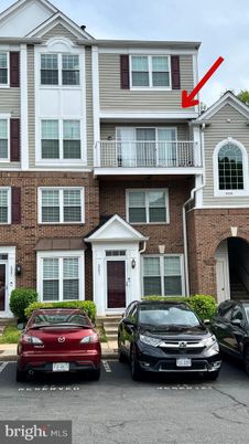 Exterior, Facade, Brick Facade, Rowhouse