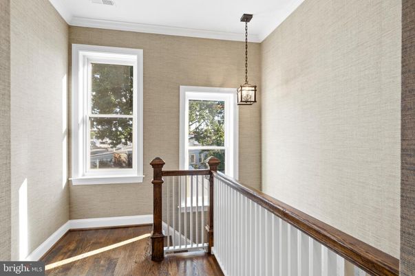 Interior, Pendant Lights, Wood Texture Flooring