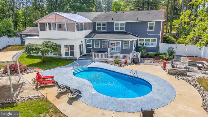Exterior, Pool