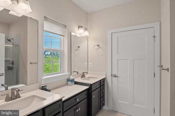 Bathroom, Dual Sink Vanities, Interior
