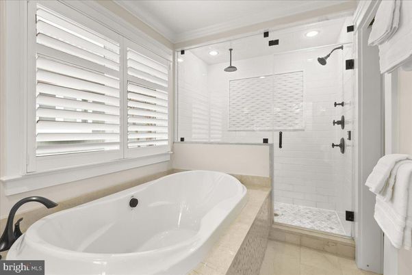 Bathroom, Glass Shower, Interior, Pendant Lights, Recessed Lighting