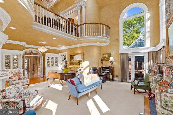 Chandelier, Home Office, Interior, Piano, Recessed Lighting, Wood Texture Flooring