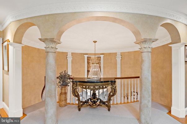 Chandelier, Interior