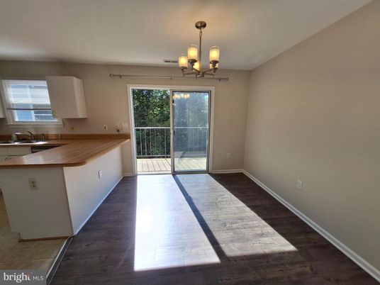 Chandelier, Empty room, Interior, Wood Texture Flooring
