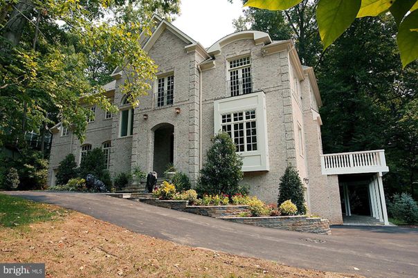 Exterior, Facade, Rowhouse